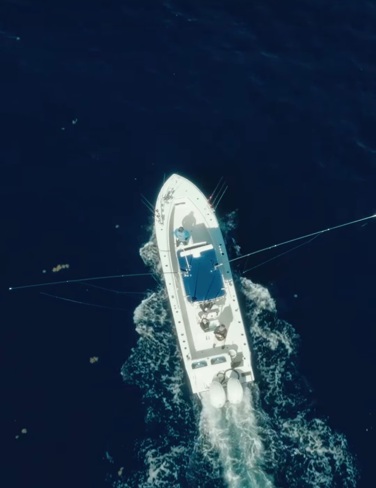31' Contender center console fishing boat